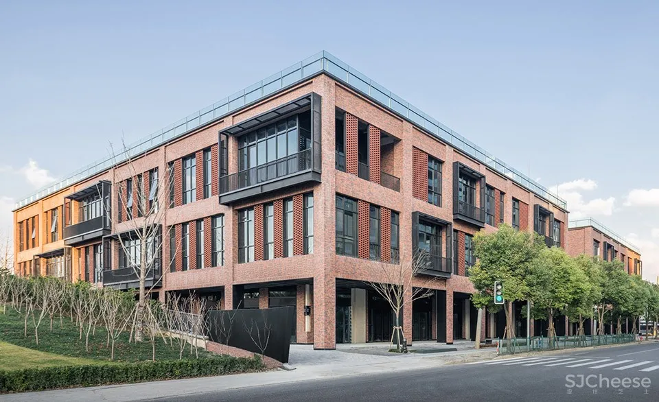 上海滨江道办公楼 / HPP Architects