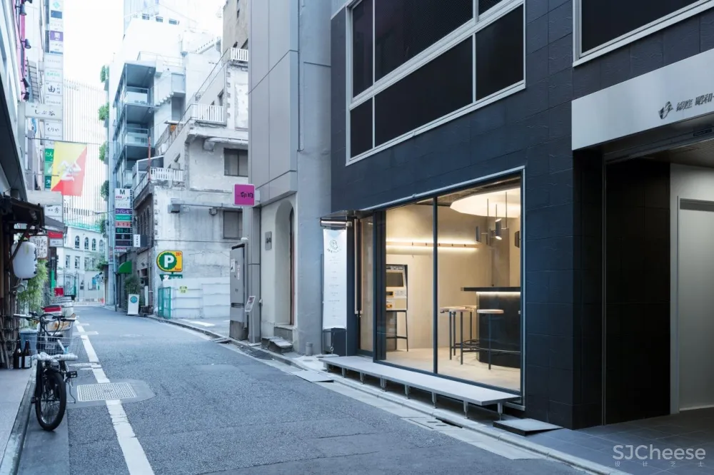 Noodle Shop Hyottoko by Keiji Ashizawa Design