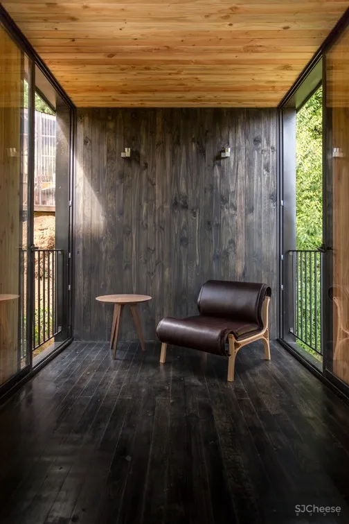 最新 | Alejandro Soffia:黄色屋子