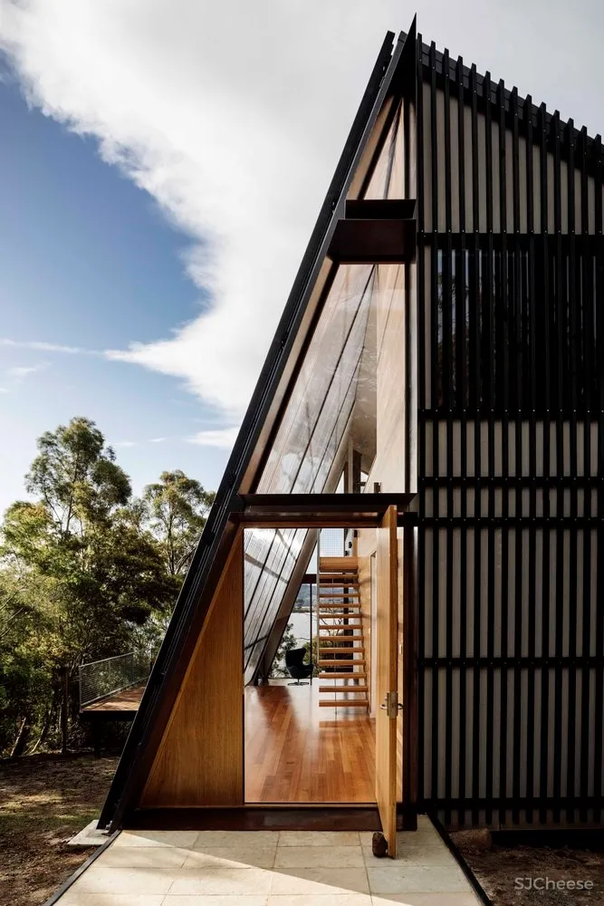 阿波罗湾屋,围绕旧棚屋搭建的度假小屋 / Dock4 Architecture