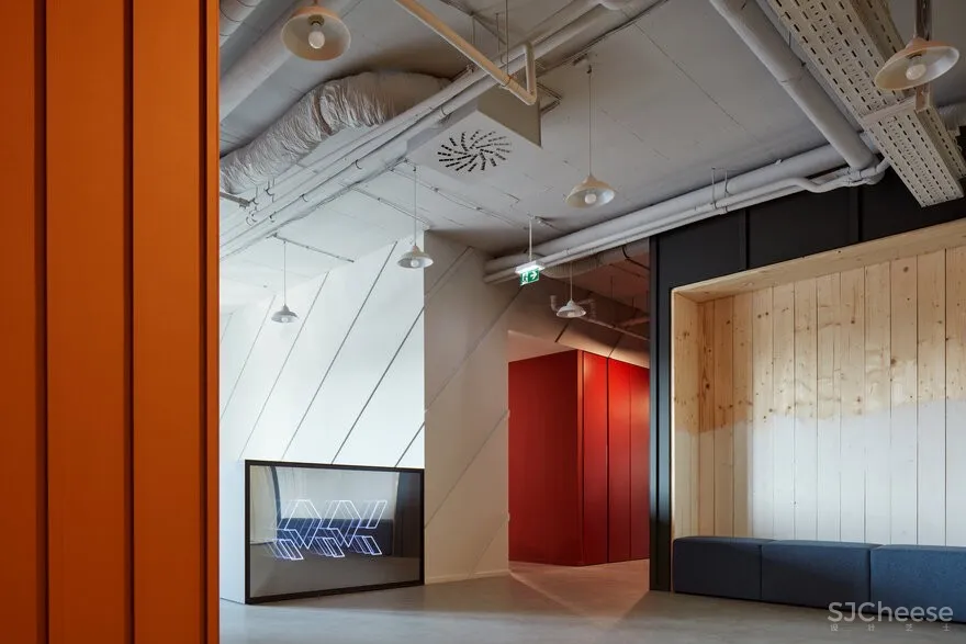 首发 | Studio Perspektiv :IT 网络公司办公室