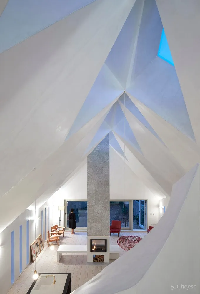 小教堂住宅 “Chapel” /Craftworks