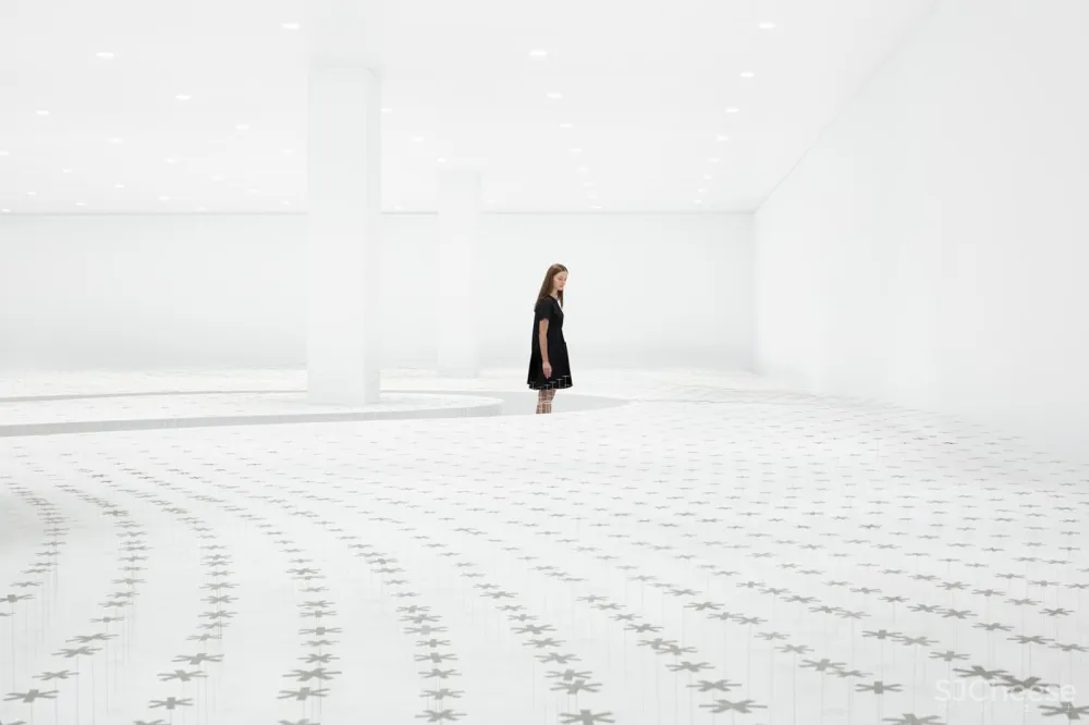 最新 | nendo：米兰 breeze of light装置