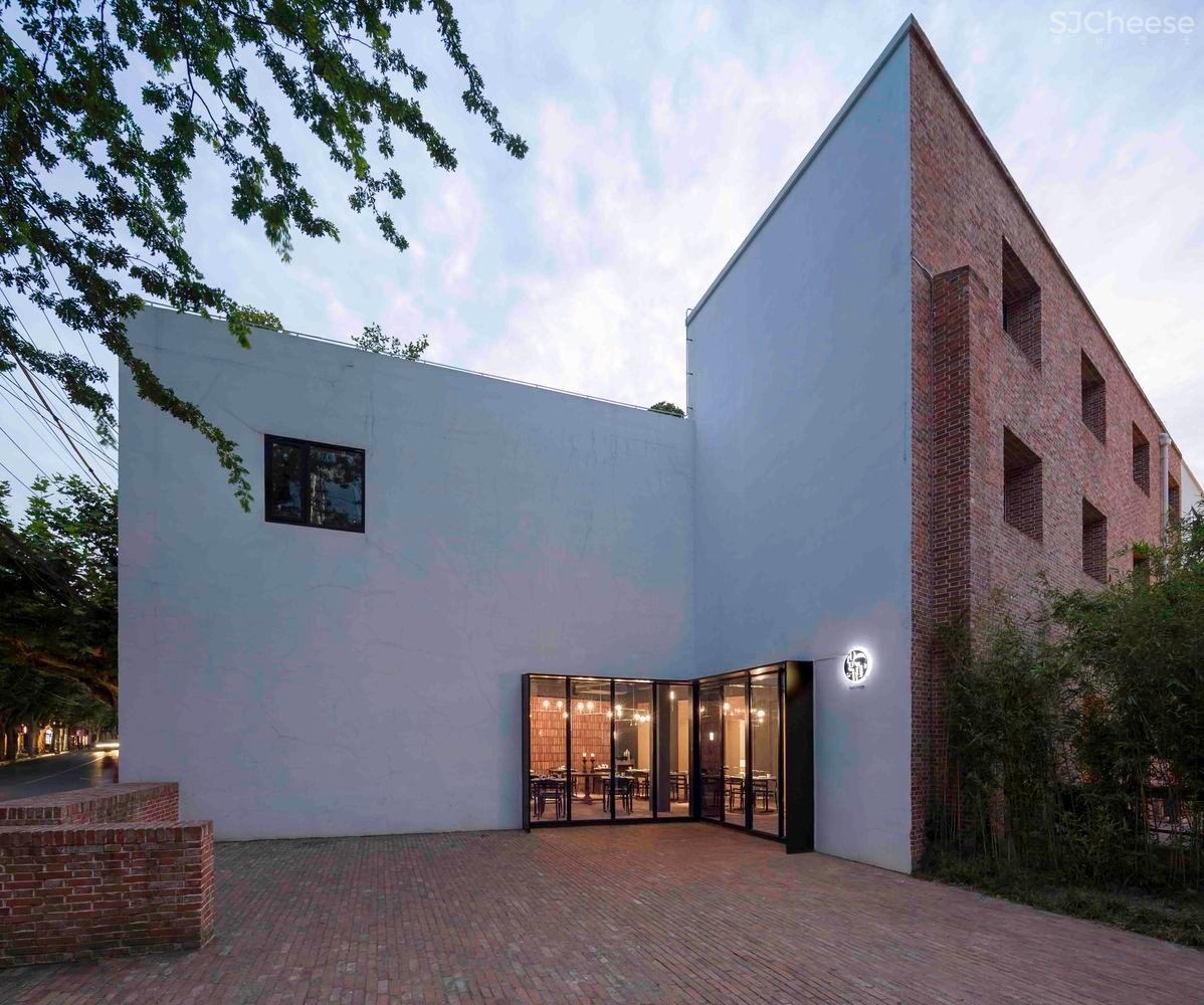 上海愚园路创意园区改造 / 如恩设计研究室