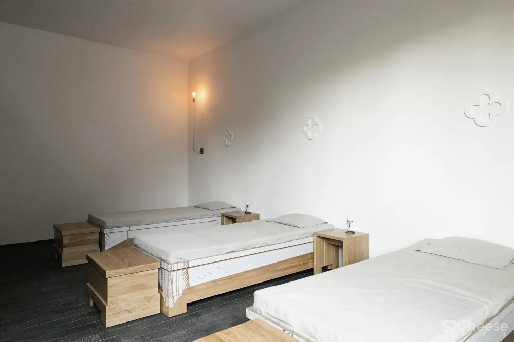 朝圣者之家 / KAOS Architects