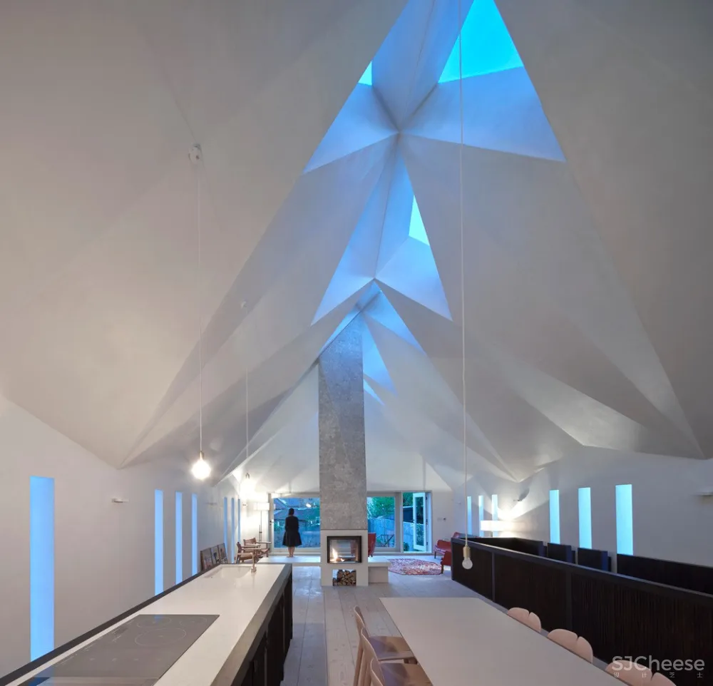 小教堂住宅 “Chapel” /Craftworks