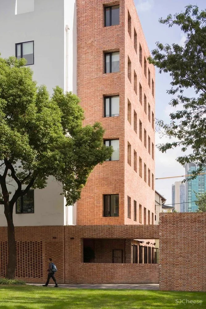 上海愚园路创意园区改造 / 如恩设计研究室