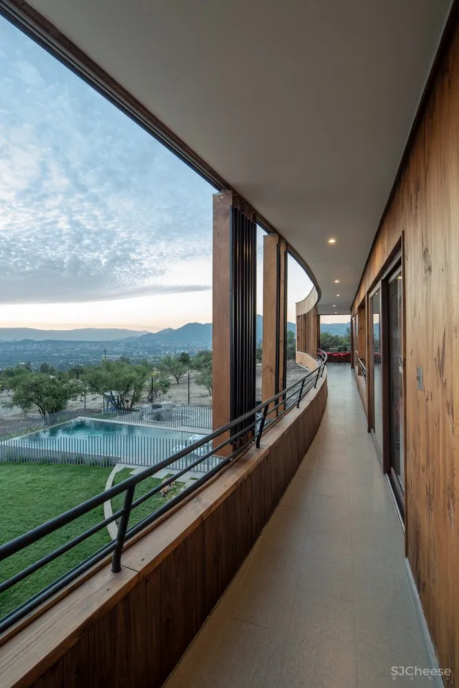 Biourban Arquitectos:橡木色住宅 H.D. House