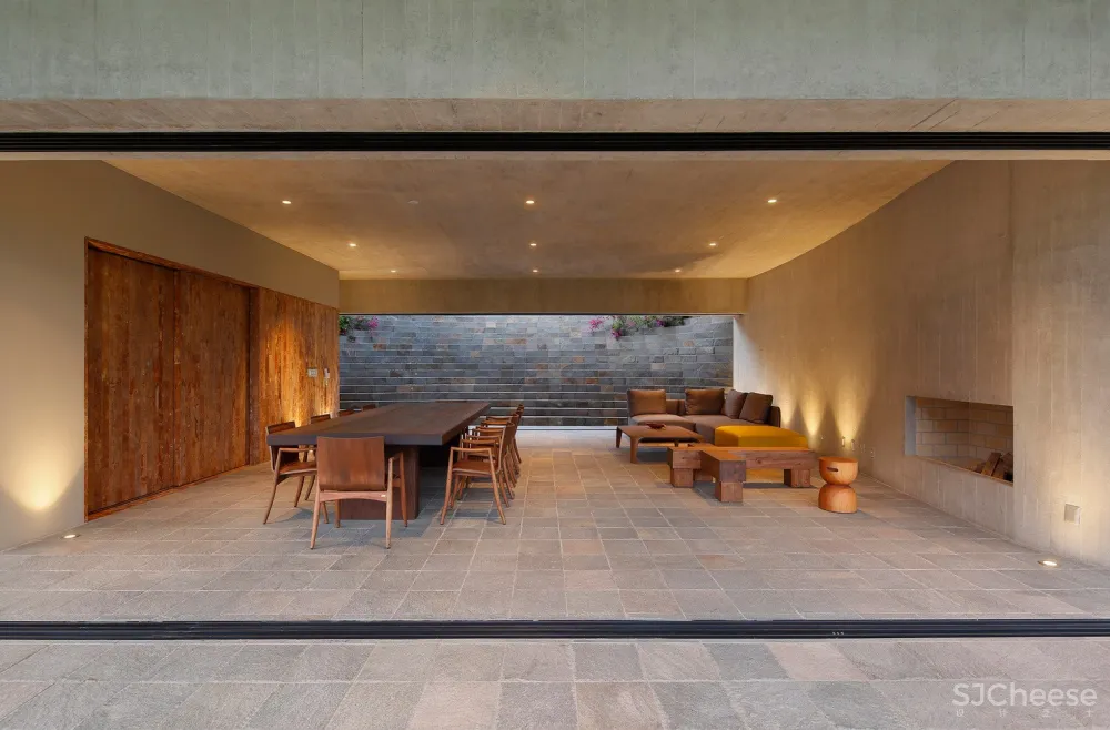 木盒之下 / Martin Dulanto Arquitecto