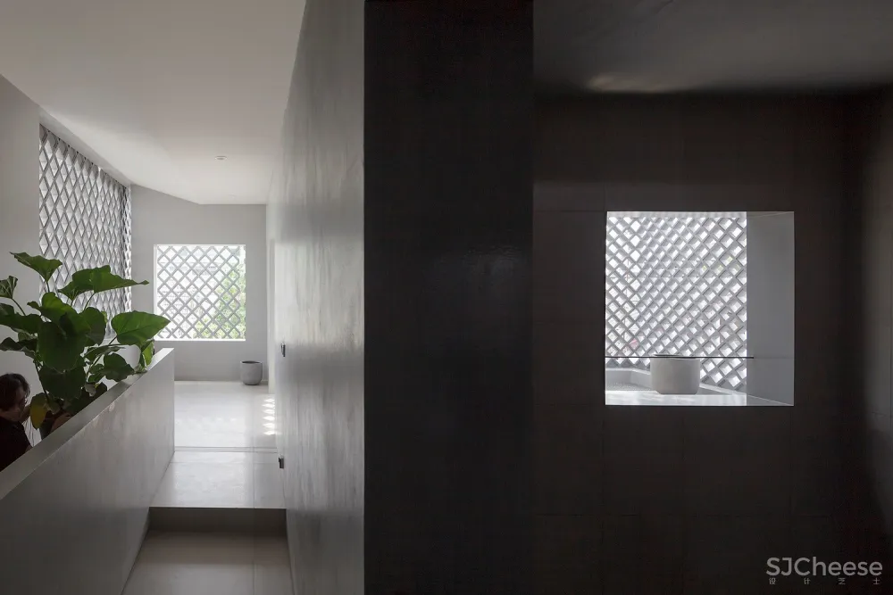 泰国镂空混凝土砖住宅 / all(zone)