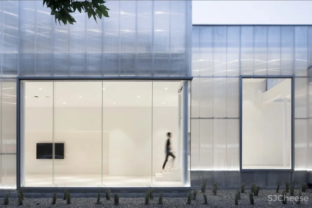 徐州星宿城市公寓售楼处 / odd