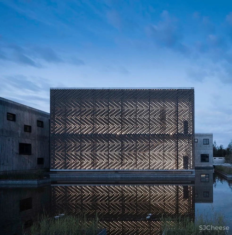 靖江市民俗艺术馆 / 荣朝晖工作室