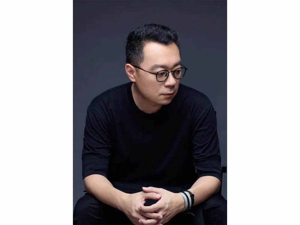 新作 | 唐忠汉:静美大地灰,错叠趣味的虚实与空灵