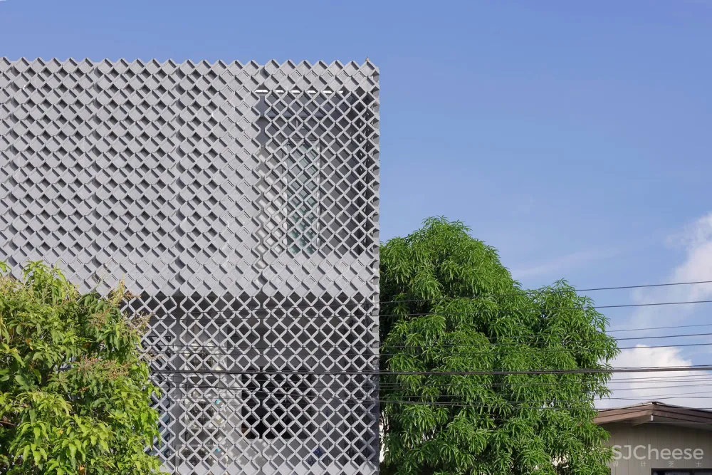 泰国镂空混凝土砖住宅 / all(zone)