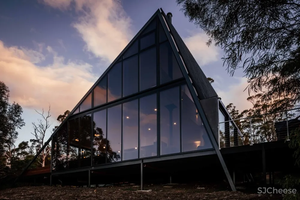 阿波罗湾屋,围绕旧棚屋搭建的度假小屋 / Dock4 Architecture