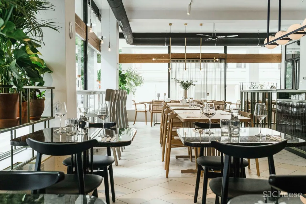 首发 | Wiercinski Studio 现代主义文化复兴新艺术风格:波兰 Yezyce Kuchnia餐厅