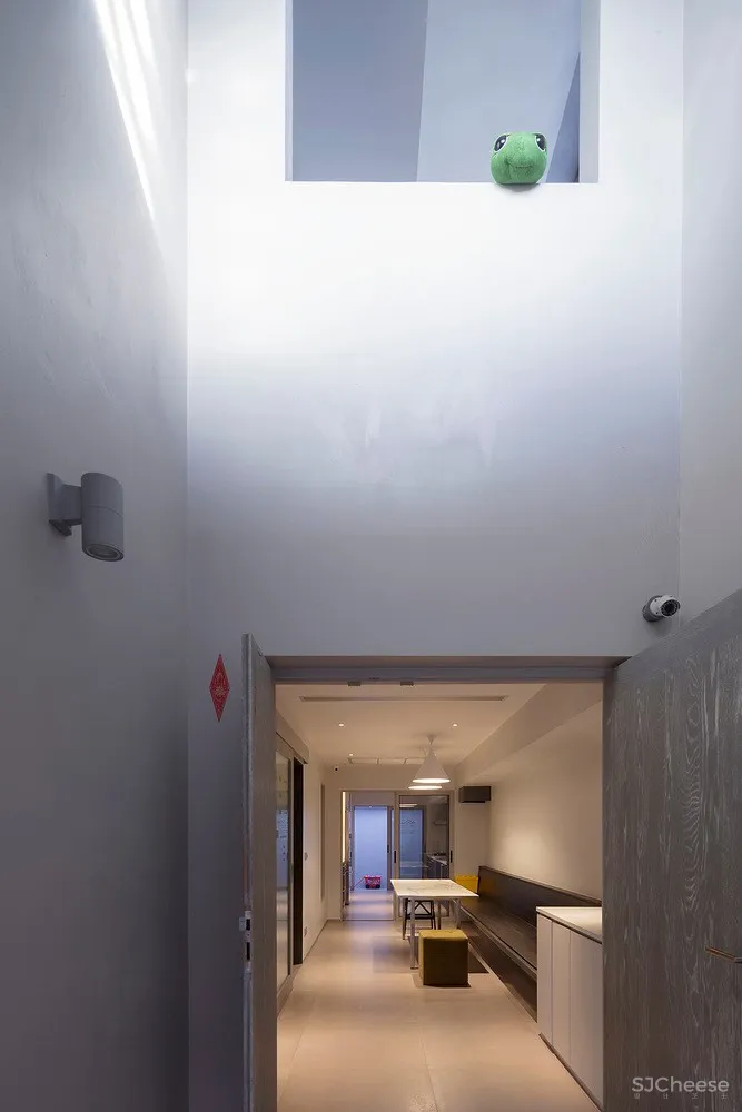 泰国镂空混凝土砖住宅 / all(zone)