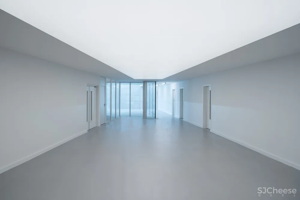 罗米莉公立学校 / Stéphane Fernandez - SARL atelier fernandez&serres