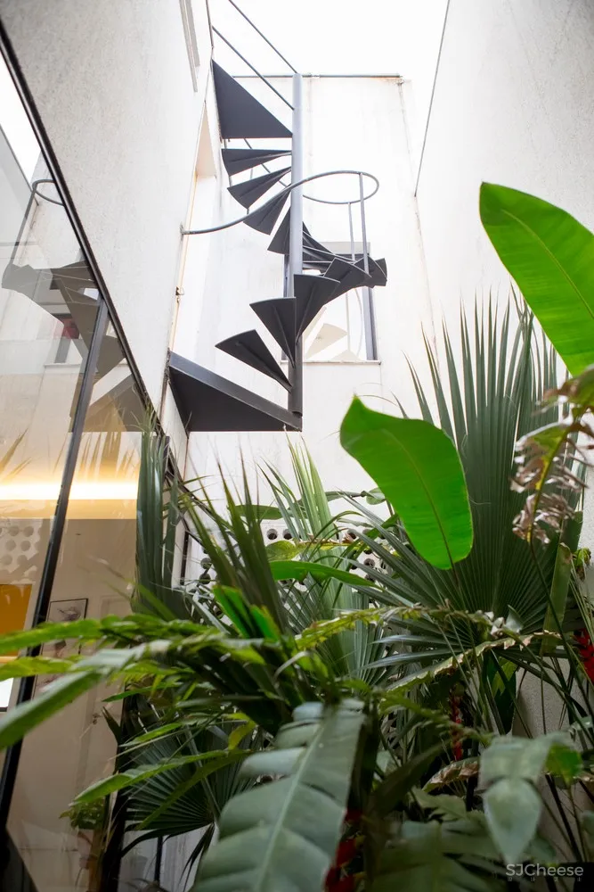 LAB606 | 巴西 XXX House