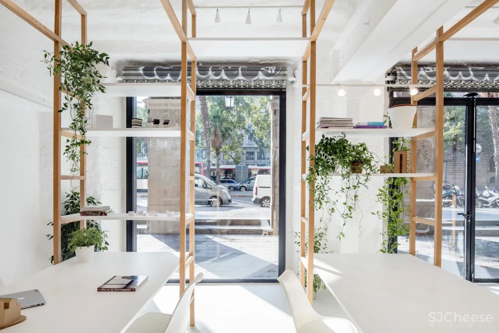 首发 | Roman Izquierdo Bouldstridge:清新明亮木格办公空间