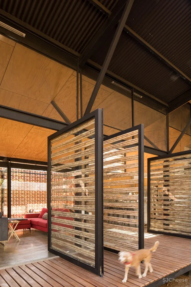 Arkosis：传统房屋改造实用住宅 La Garita House