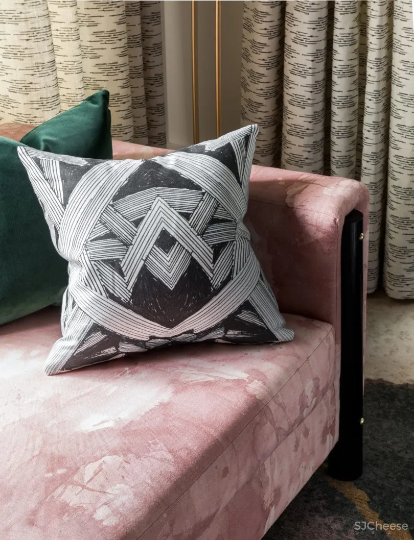 首发 | Michelle Dirkse 充满大胆图案纺织品:西雅图公寓