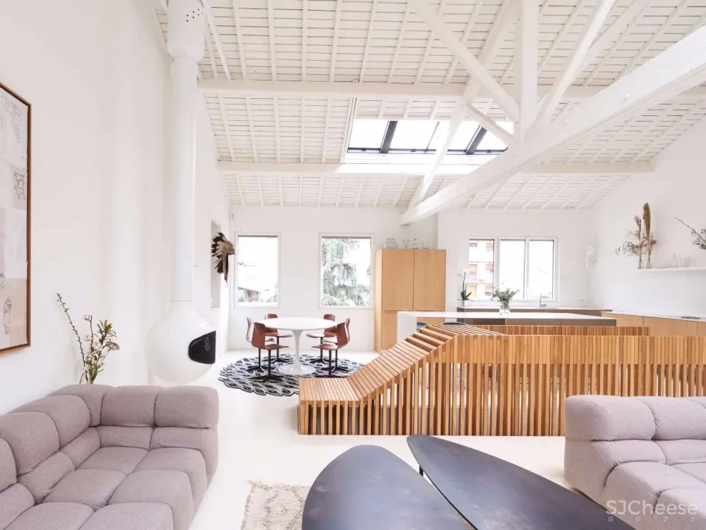 首发 | 05 AM arquitectura 明快美学:巴黎白色阁楼的内部翻新