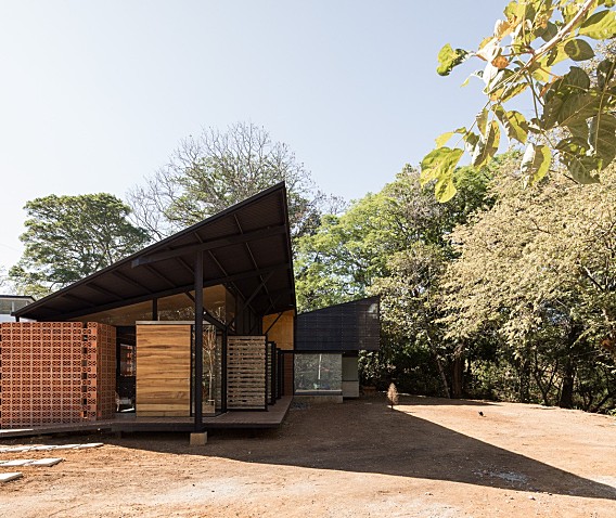 Arkosis：传统房屋改造实用住宅 La Garita House