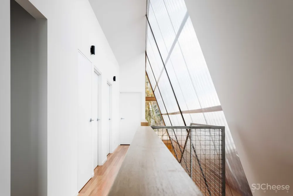 阿波罗湾屋,围绕旧棚屋搭建的度假小屋 / Dock4 Architecture