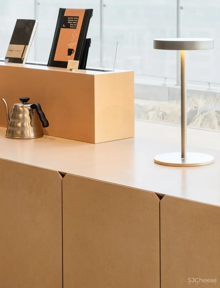 最新 | Nota Architects：Seesaw Coffee 朝阳大悦城店