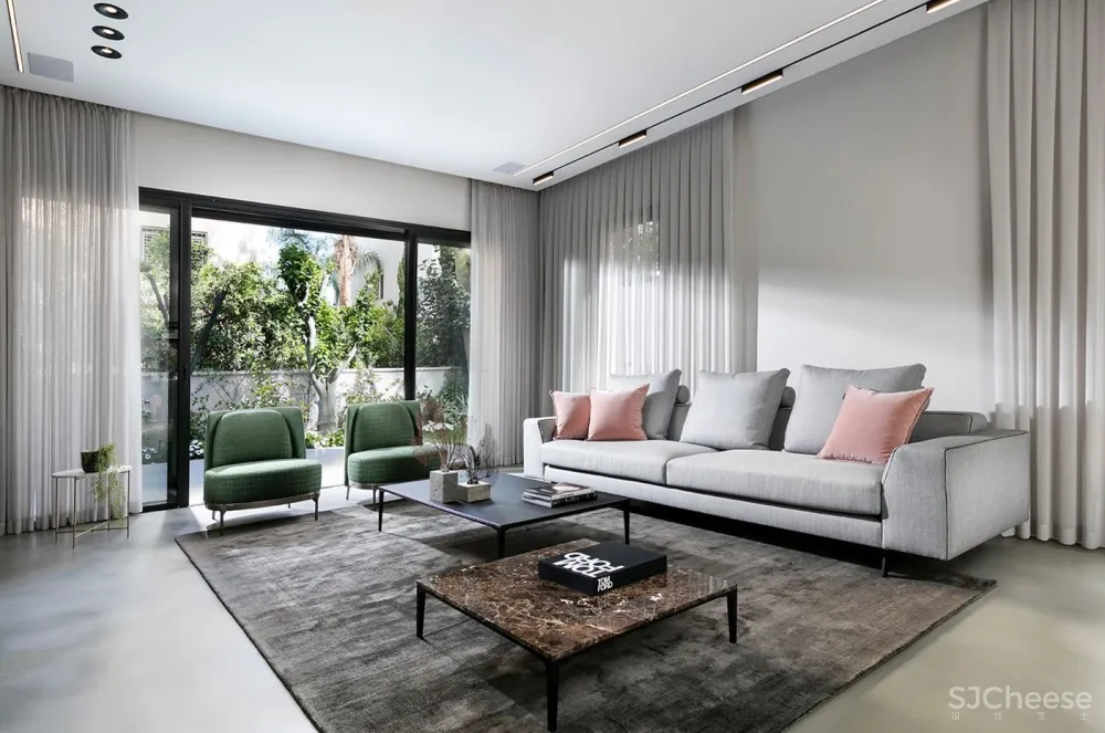 与0932相媲美的设计师丨只做简约纯粹的设计