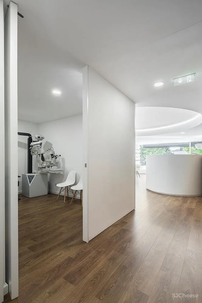 首发 | Tsou Arquitectos:明亮线条眼镜店 Optical Pitaes