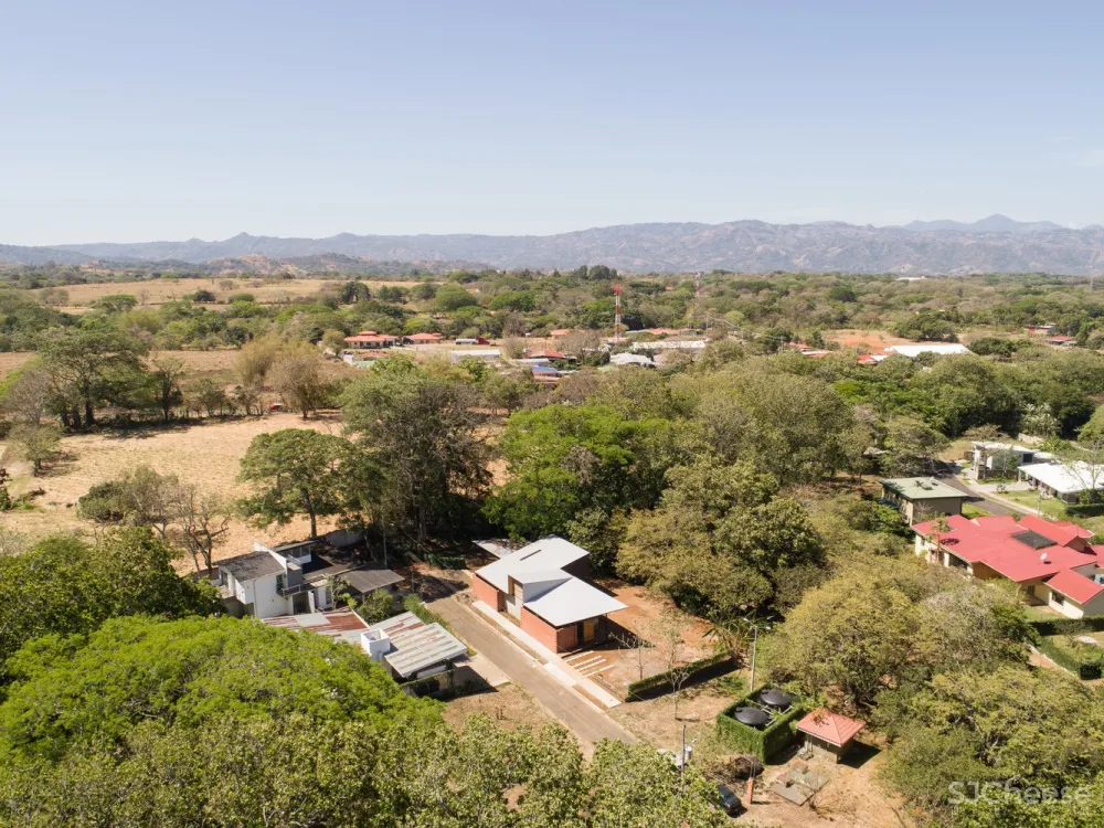 Arkosis：传统房屋改造实用住宅 La Garita House