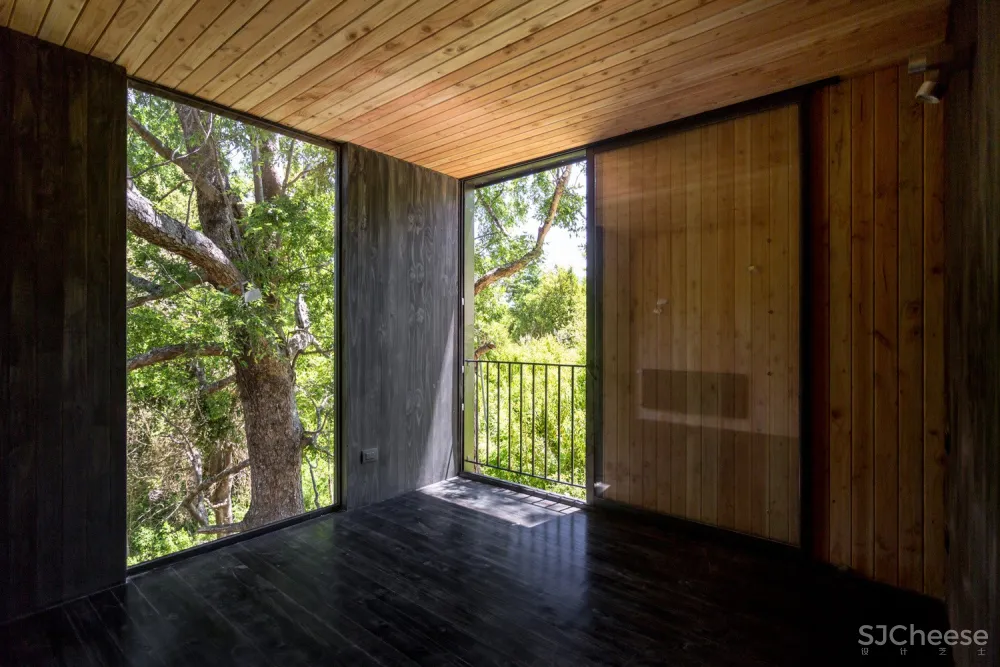 最新 | Alejandro Soffia:黄色屋子