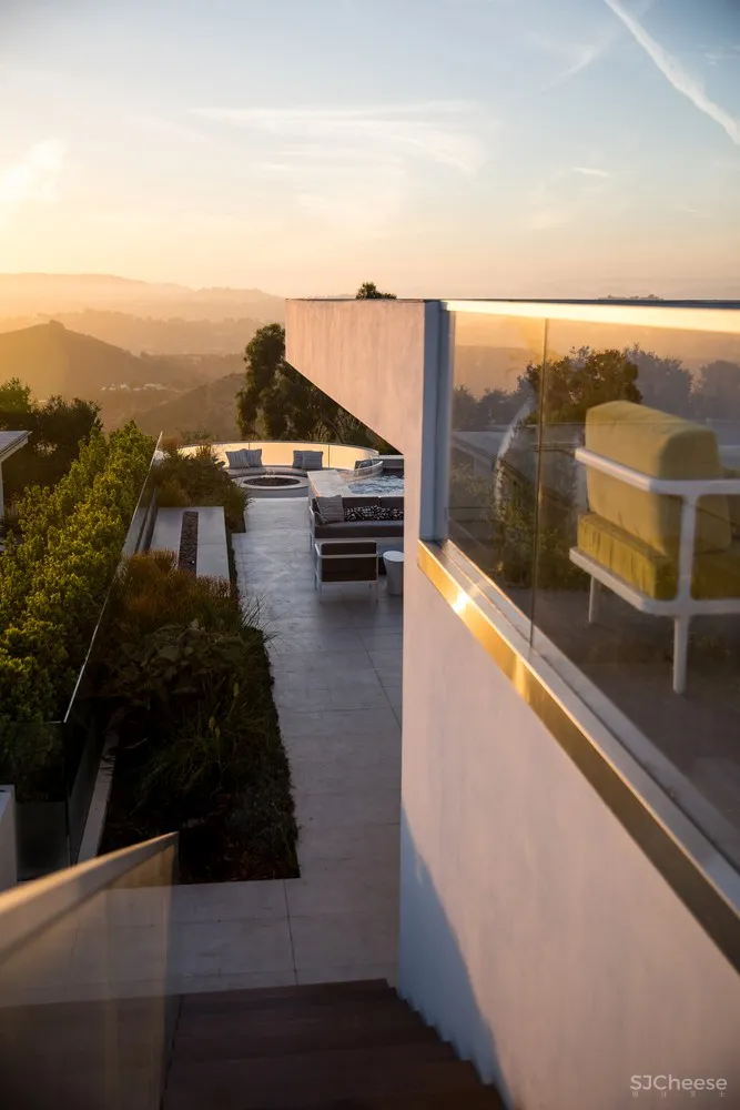 Whipple Russell Architects | 小夜曲雕塑山顶住宅 Carla Ridge