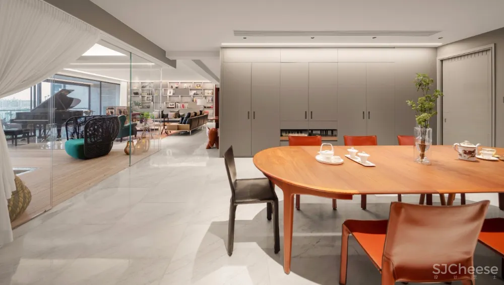 新作| 广州 500m² 大平层无敌江景奢宅，对望广州塔，超大空中泳池！