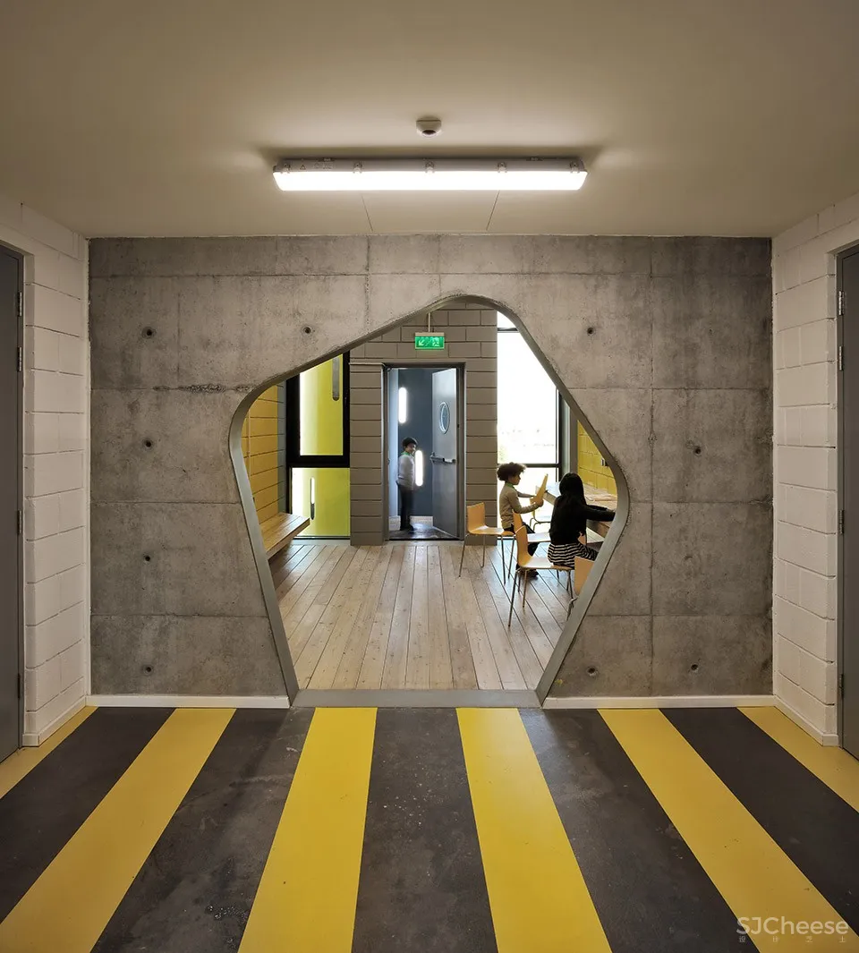 Ayb中学教学楼C座,亚美尼亚 / Storaket Architectural Studio