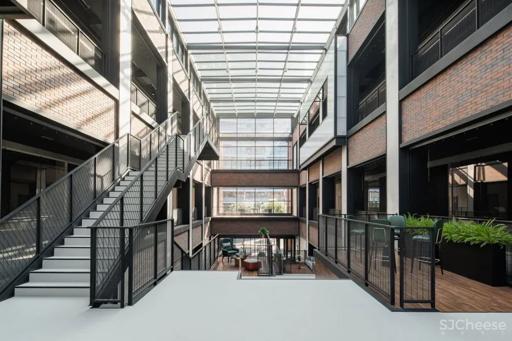 上海滨江道办公楼 / HPP Architects