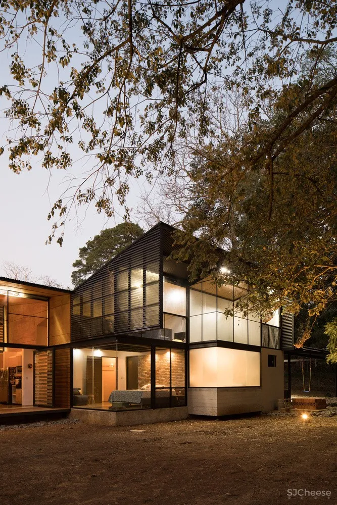 Arkosis：传统房屋改造实用住宅 La Garita House