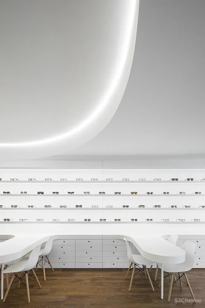 首发 | Tsou Arquitectos:明亮线条眼镜店 Optical Pitaes