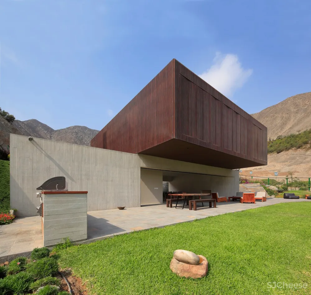 木盒之下 / Martin Dulanto Arquitecto