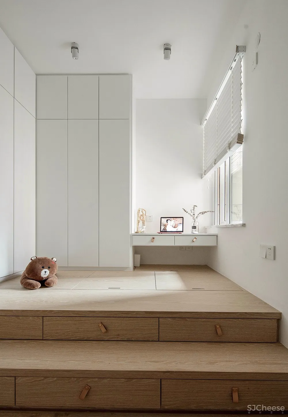 两个日系女孩在60㎡小屋丨收纳进了满房杂物,还有4只猫咪主子