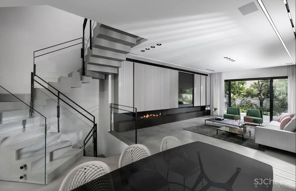 与0932相媲美的设计师丨只做简约纯粹的设计