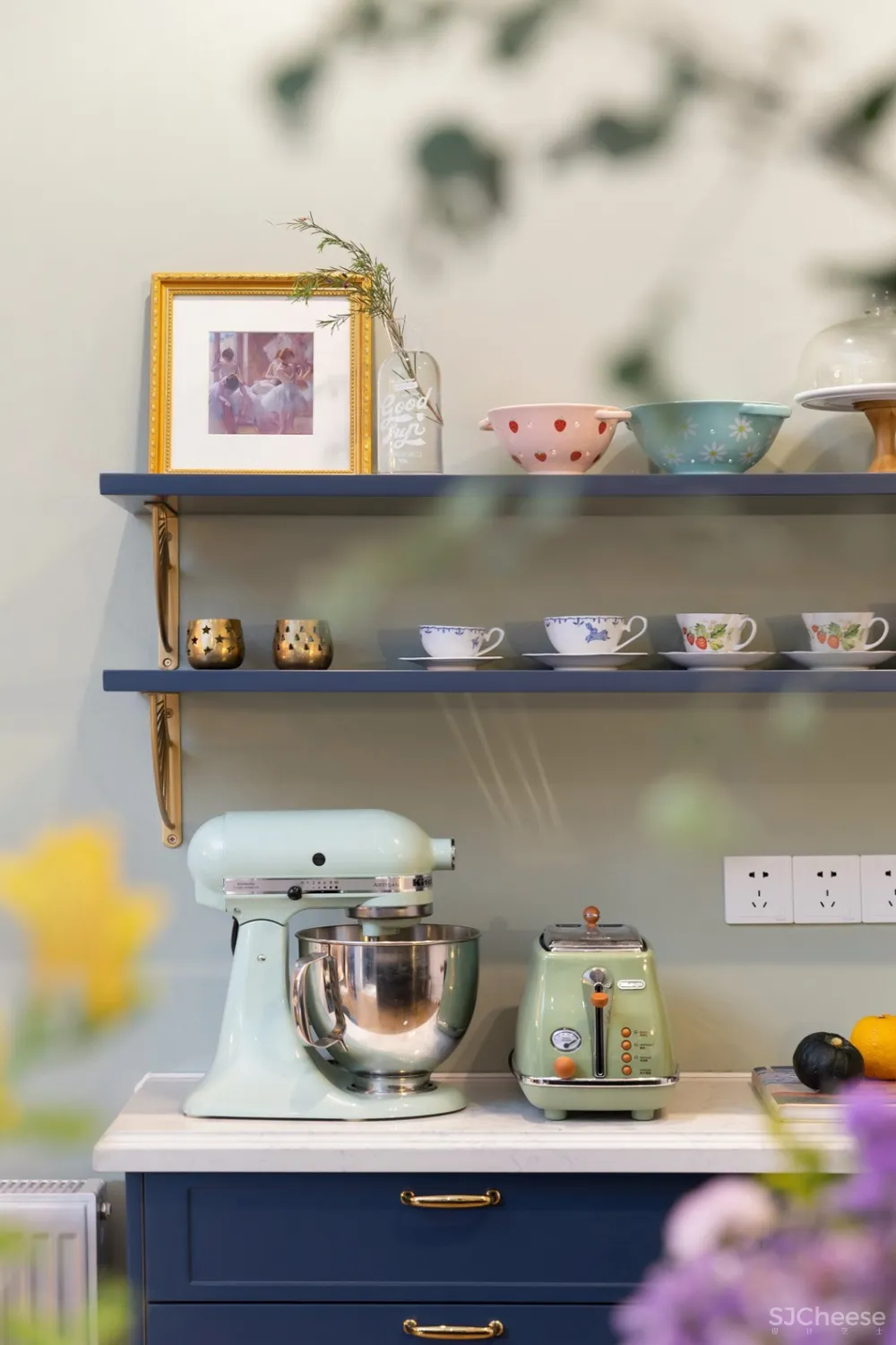 310㎡ 顶层洋房丨在这里养花、聚餐,美极了