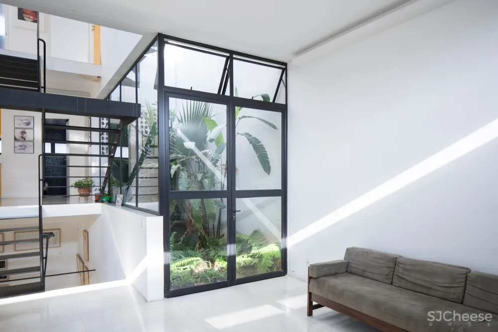 LAB606 | 巴西 XXX House