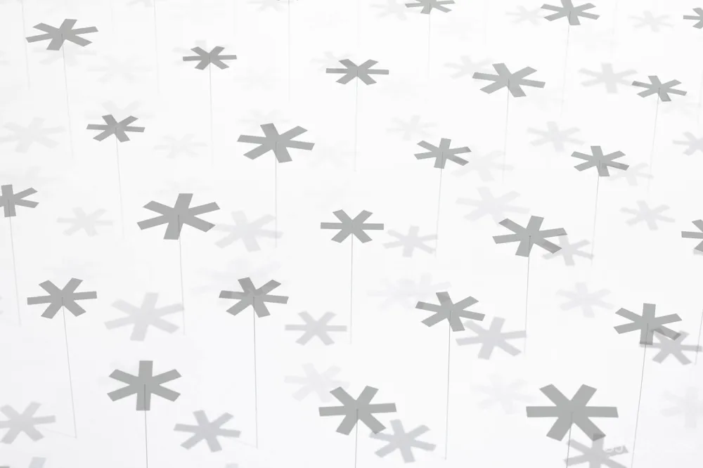 最新 | nendo：米兰 breeze of light装置