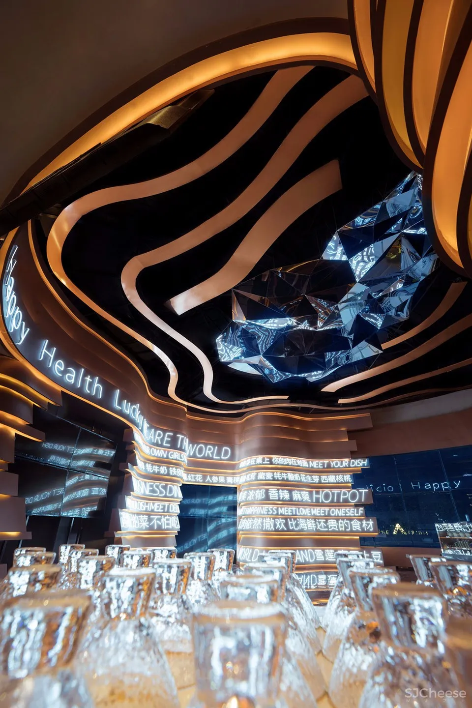 最新 | 旖旎设计:成都 四千高原火锅