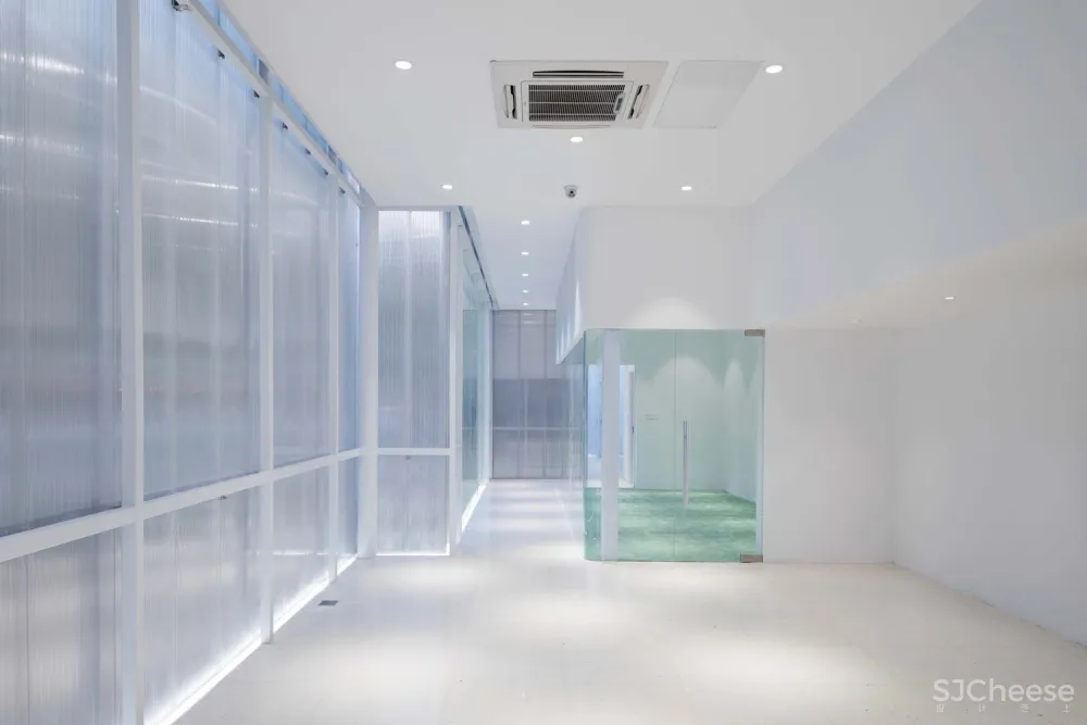 徐州星宿城市公寓售楼处 / odd