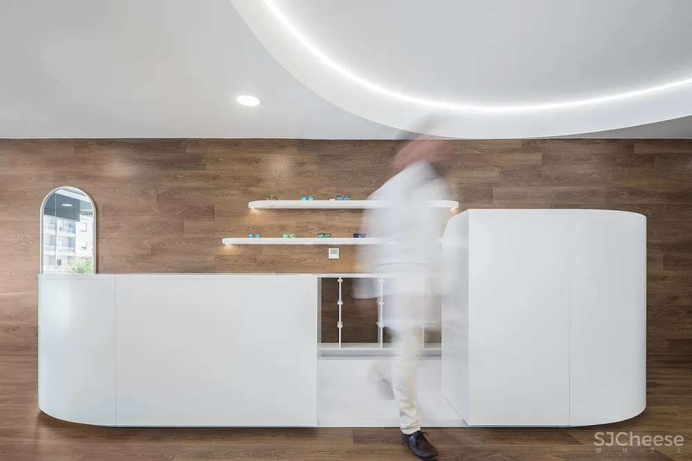 首发 | Tsou Arquitectos:明亮线条眼镜店 Optical Pitaes