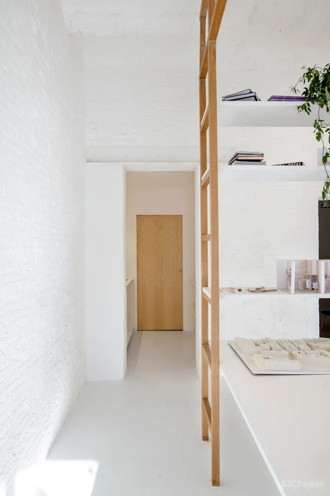 首发 | Roman Izquierdo Bouldstridge:清新明亮木格办公空间